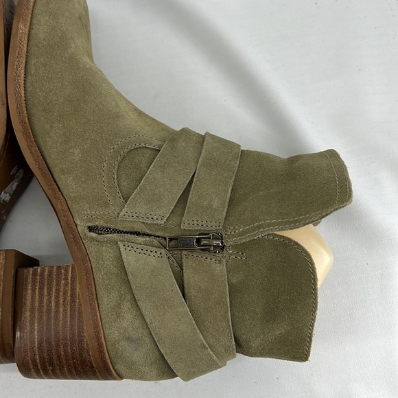 UGG Elora Nubuck Ankle Boots - Picture 8 of 12